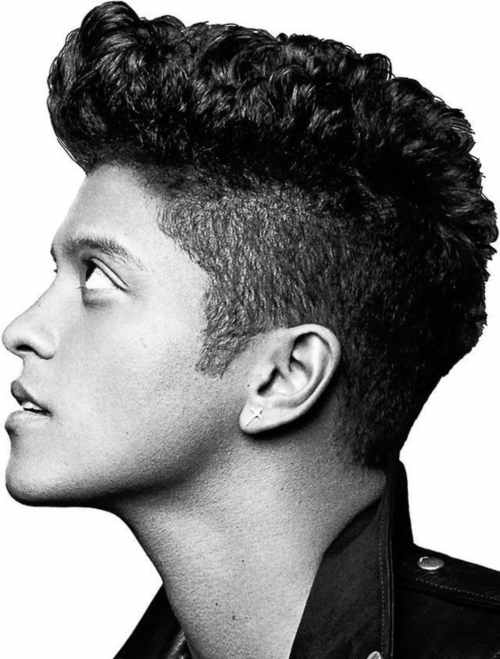 bruno mars frizura 2018 göndör haj