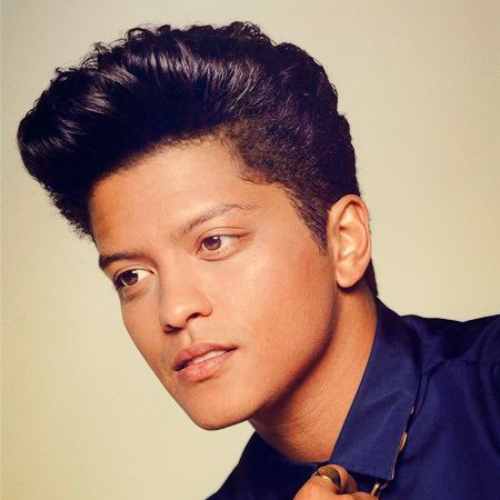 bruno mars účes Pompadour účes