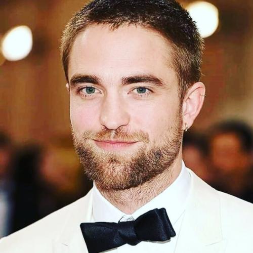 robert pattinson short hairstyle buzzcut