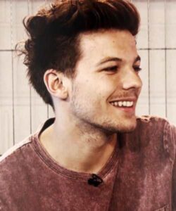 Louis Tomlinson Hairstyle [UPDATED 2023]- Men's Hairstyles & Haircut X