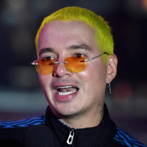 j balvin yellow color hairstyle