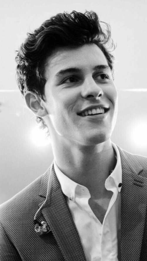 shawn mendes cute haircut