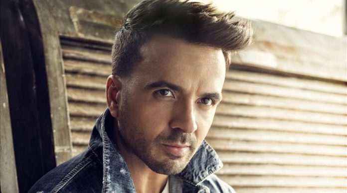 Luis Fonsi Hairstyle - Lots of New Hairstyles For Men ...