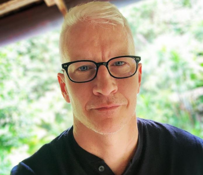what kind of haircut does anderson cooper have