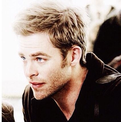 chris pine color blonde hairstyle