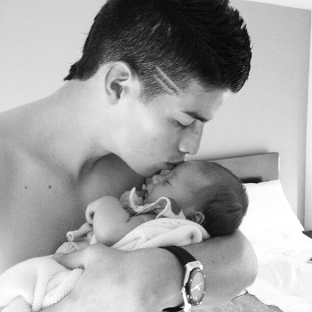 james rodriguez baby kiss