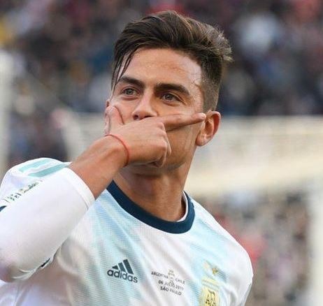 paulo dybala medium length short pompadour hairstyle